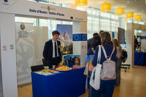 Изглед на щанд по време на Деня на отворените врати в КР